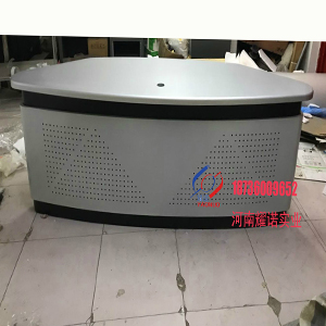 094b27e2403af76baf8089f75a45af93.jpg 小桌子.jpg