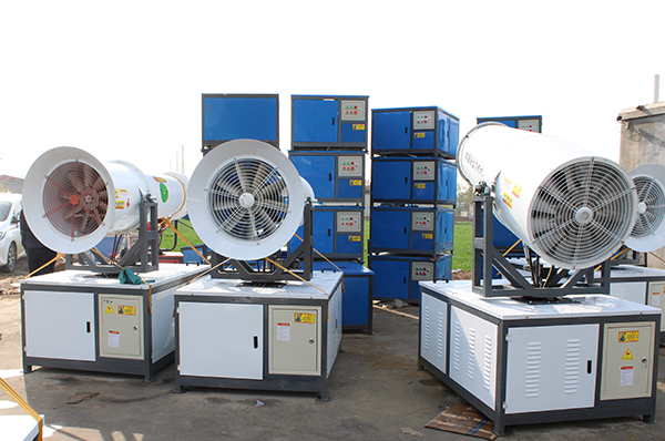 90437a18eb7d2f3e9b7368bf74136ca5.jpg 30米除尘雾炮机.JPG