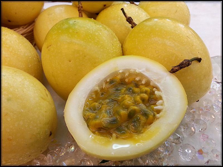 53bc25b2924c10433530ce18672356f3.jpg 黄金百香果3.jpg