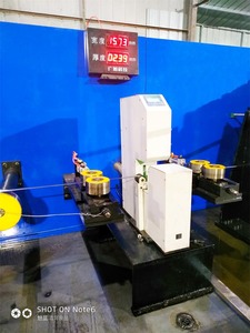 【案例分享】为窄带钢产线定制的光电型测宽测厚仪