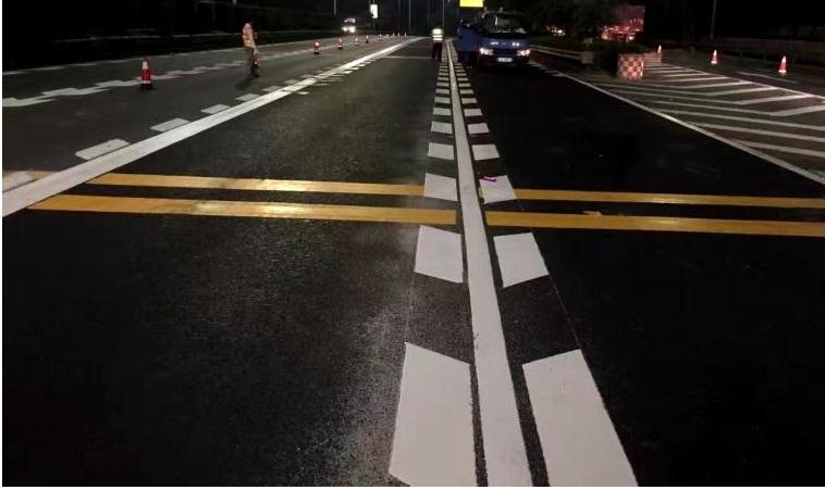 b1dd17e4c163fe4b741081ac6ba04245.jpg 道路划线施工电话18951744567 (9).jpg