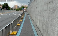 目赏蓝色非机动车专用车道-南京道路划线