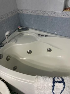 静安区恒洁浴缸维修6318维修HEGll浴缸漏水5692上海